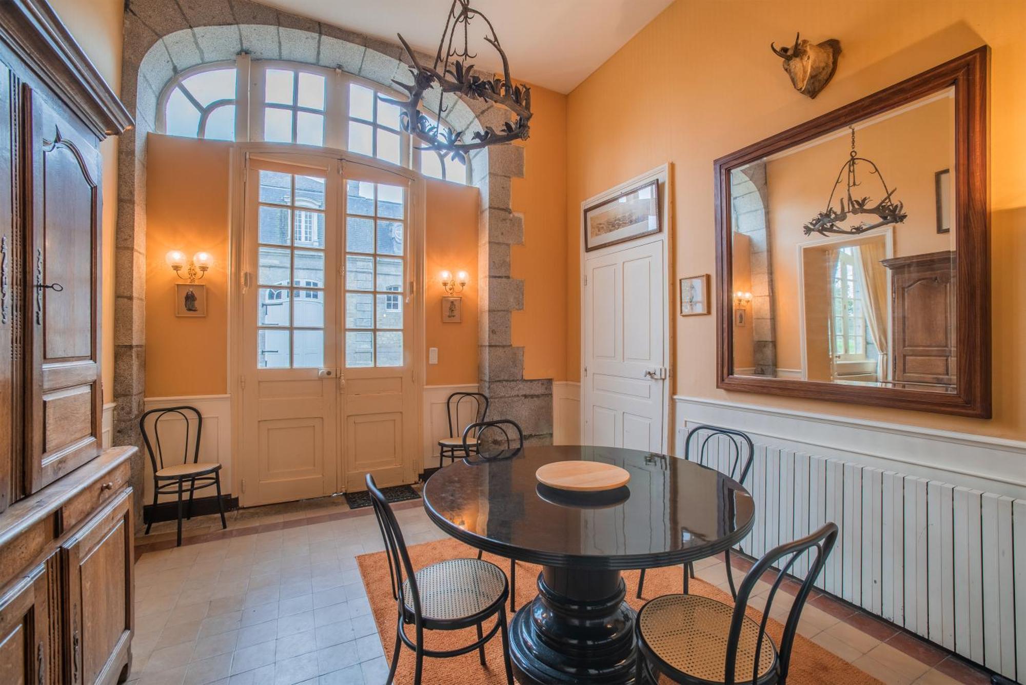 Holiday Home Chateau De Bouceel Mont Saint Michel Vergoncey Cameră foto