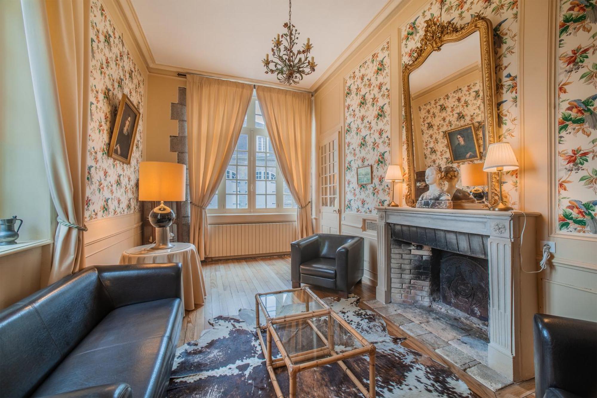 Holiday Home Chateau De Bouceel Mont Saint Michel Vergoncey Cameră foto